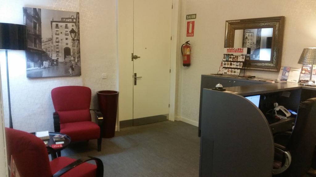 Hostal Montecarlo มาดริด ภายนอก รูปภาพ