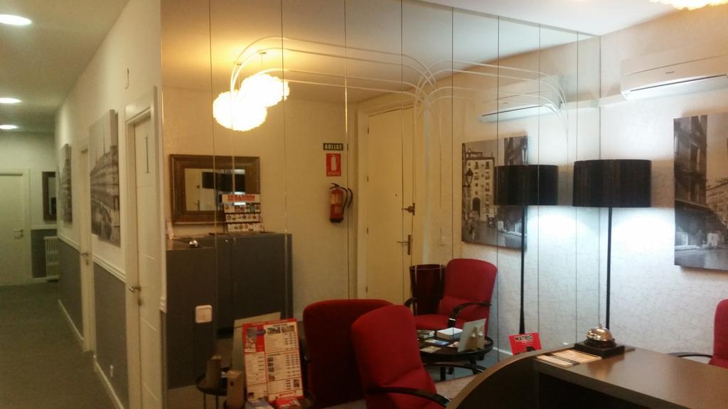 Hostal Montecarlo มาดริด ภายนอก รูปภาพ