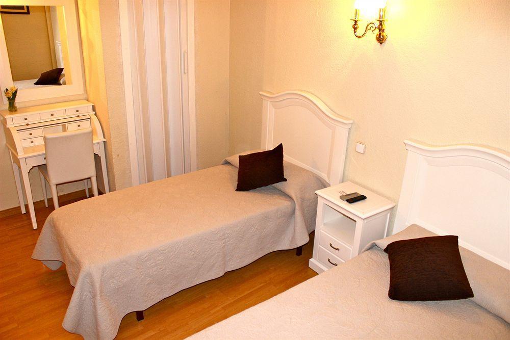 Hostal Montecarlo มาดริด ภายนอก รูปภาพ