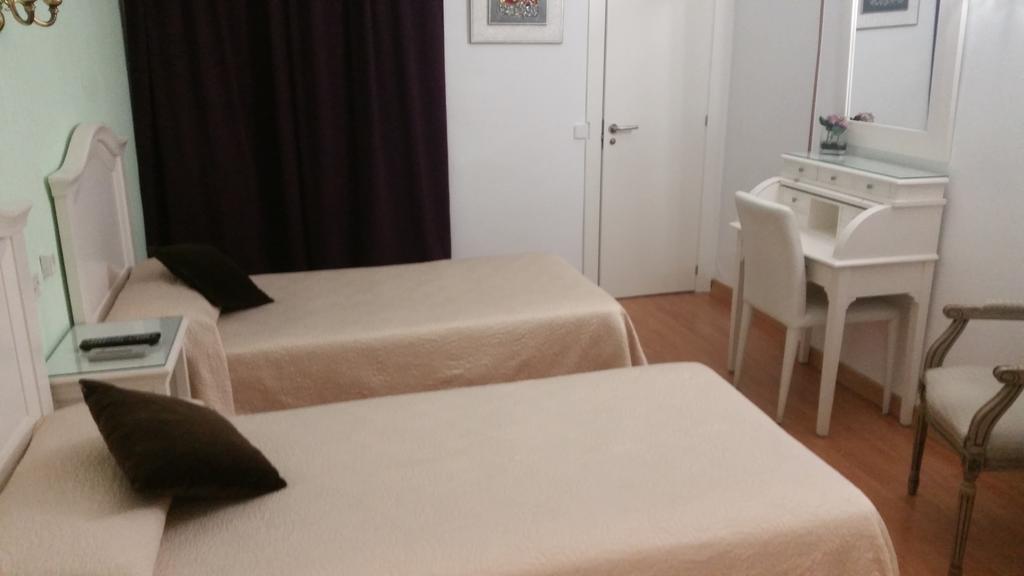 Hostal Montecarlo มาดริด ภายนอก รูปภาพ