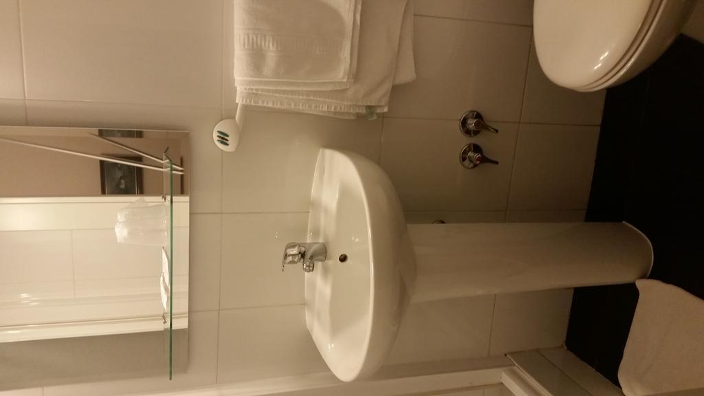 Hostal Montecarlo มาดริด ภายนอก รูปภาพ