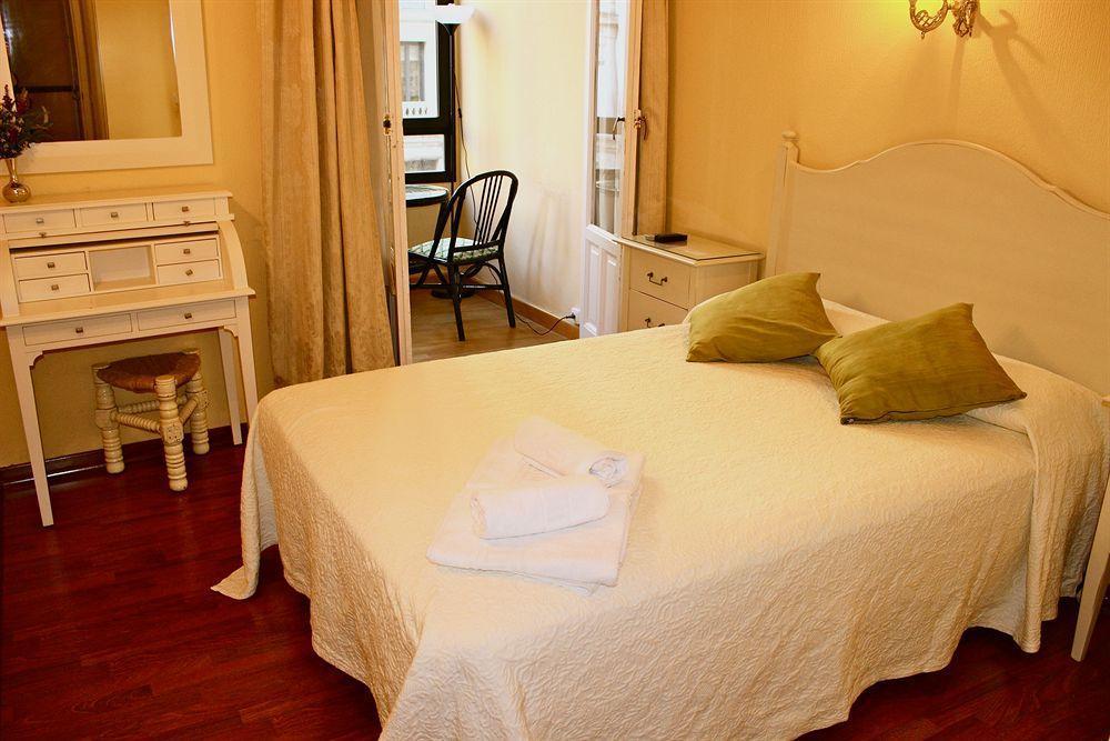 Hostal Montecarlo มาดริด ภายนอก รูปภาพ